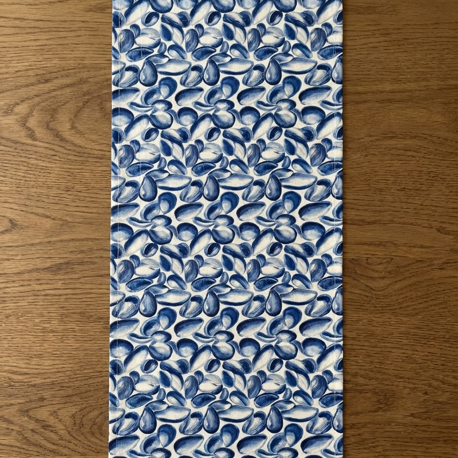 Tide-Worn Mussels — Coastal Shell Cotton-Linen Table Runner