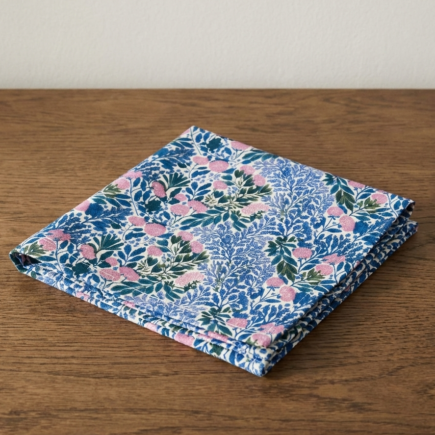 Hedgerow Whispers – Botanical Cotton Satin Napkins