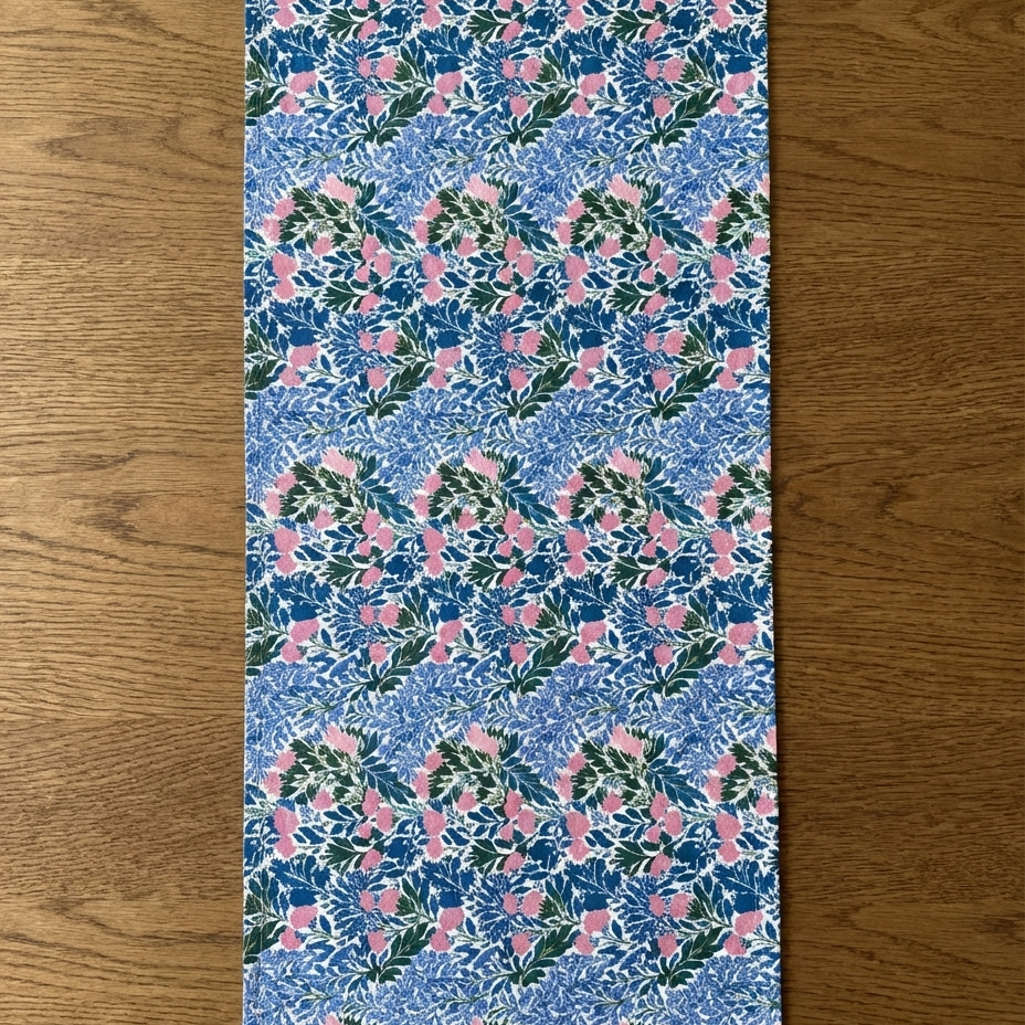 Hedgerow Whispers — Botanical Cotton-Linen Table Runner
